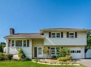 173 King Philip Dr, West Hartford, CT 06117