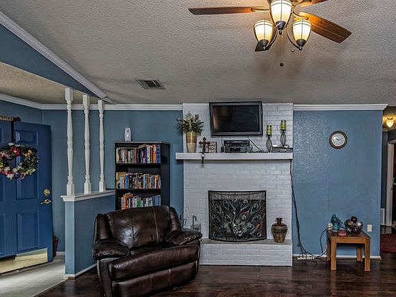 5th image of 7017 Oxford Dr