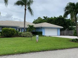 7639 W Lake Dr, Lake Clarke Shores, FL 33406