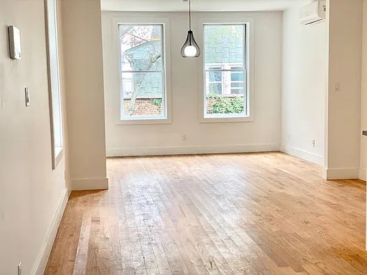 Rented by EastMount Realty LLC | media 10