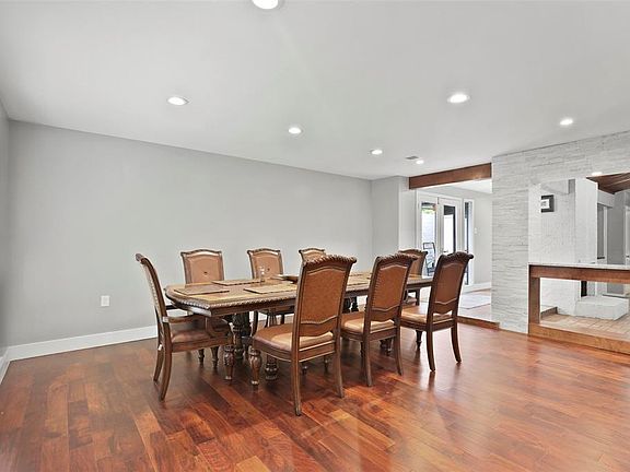 5th image of 2943 Forest Hills Ln