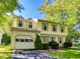 2 Bookham Ct, Gaithersburg, MD 20877