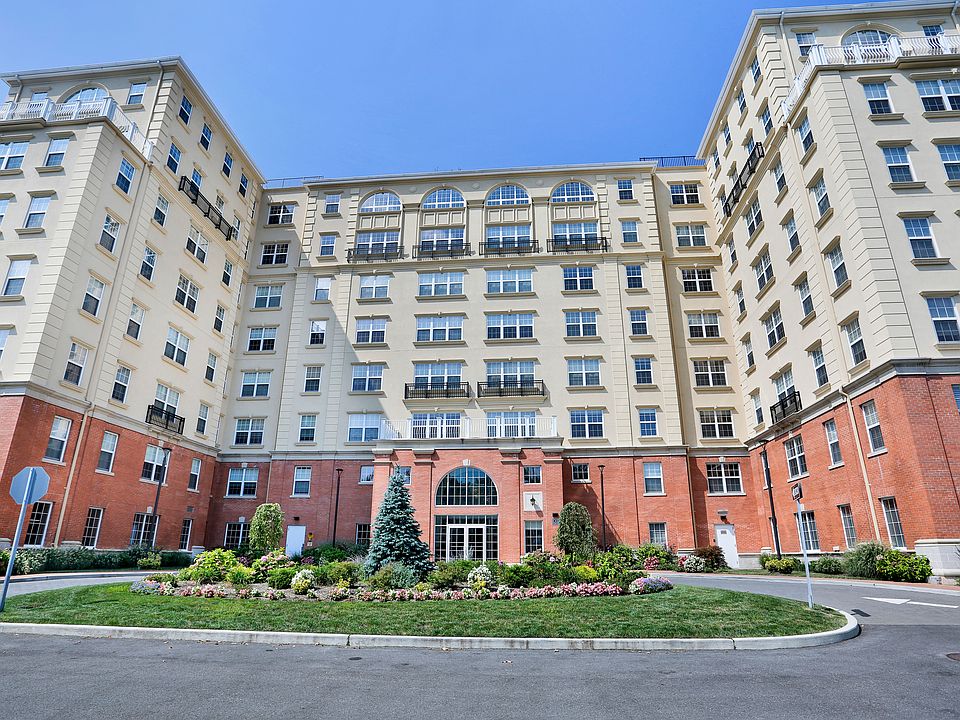 1st image of 10 Byron Pl #714