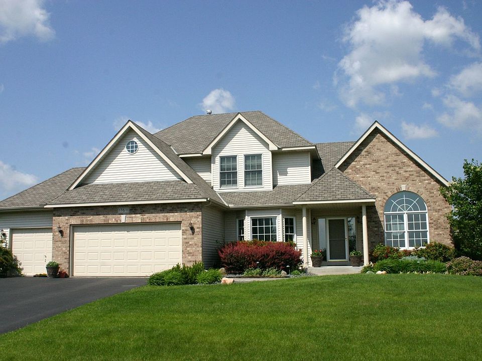 Great Curb appeal!
