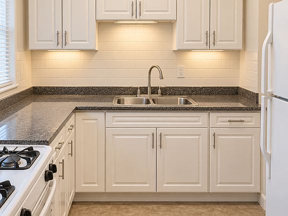 5th image of 17675 Stahelin Ave