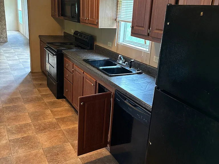 407 E Main St — Photo 6