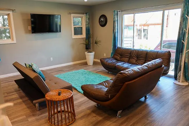 1415 Stearns Dr — Photo 10