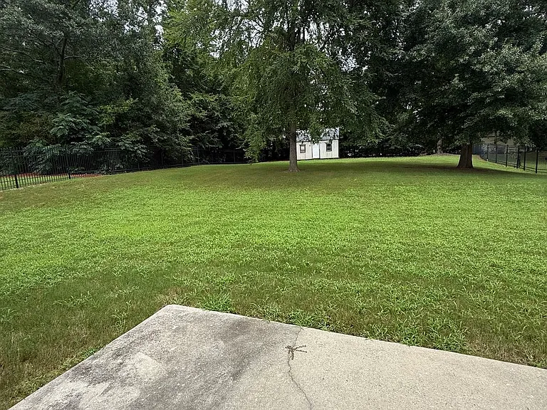 755 Tara Bnd — Photo 31