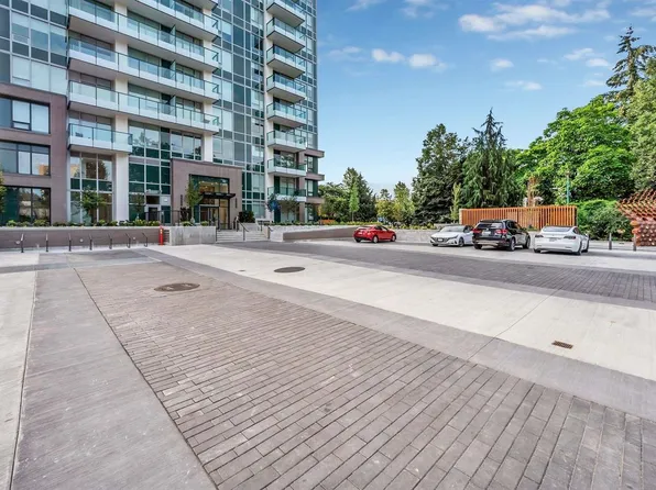 6463 Silver Ave #307, Burnaby, BC V5H 2Y3