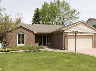 12113 Volpe Dr, Sterling Heights, MI 48312