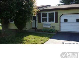 61 Chelsea Dr, Whiting, NJ 08759