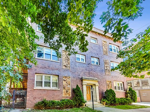 2nd image of 1755 W Belle Plaine Ave #2E
