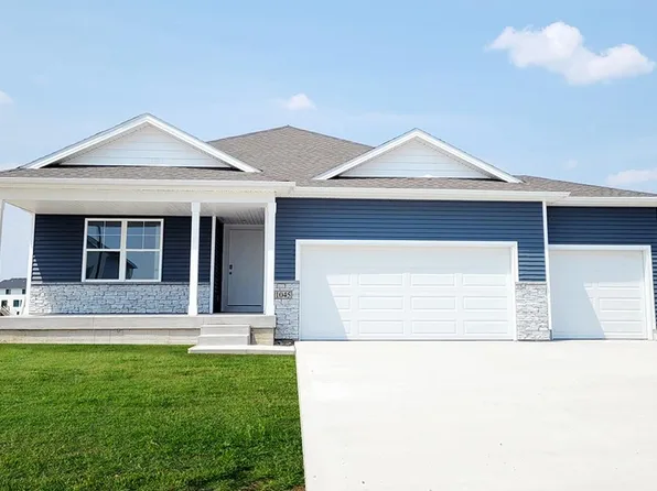 903 Juneberry Dr, Palo, IA 52324