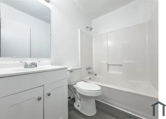 121 Langley Dr #A — Photo 4