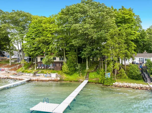 871 N South Long Lake Rd, Traverse City, MI 49685