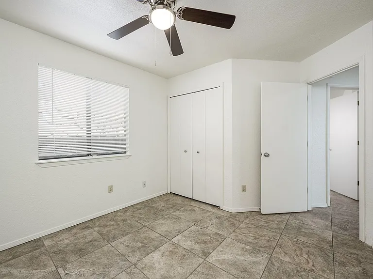 2136 Pioneer Ave — Photo 19