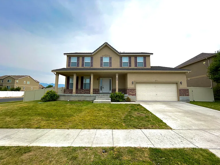 435 W Regatta Ln — Photo 1