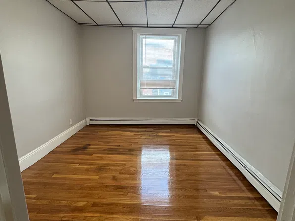 2 Park St #7, Peabody, MA 01960