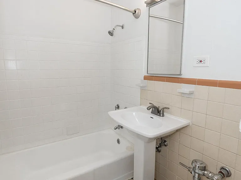 1200 Colorado — Photo 26