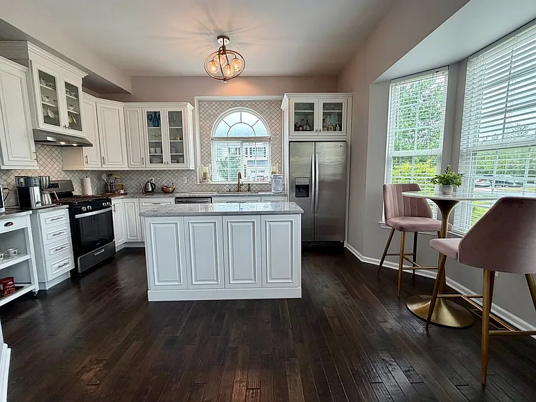 173 Providence Ln — Photo 13