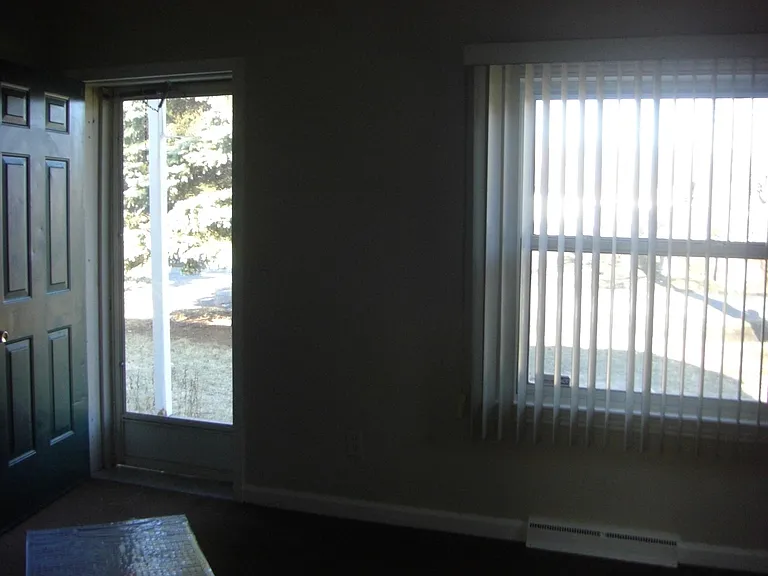 21395 Oxford Ave — Photo 32