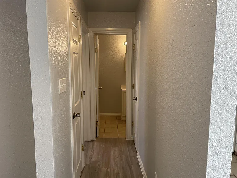 1103 NW Carroll Dr — Photo 8