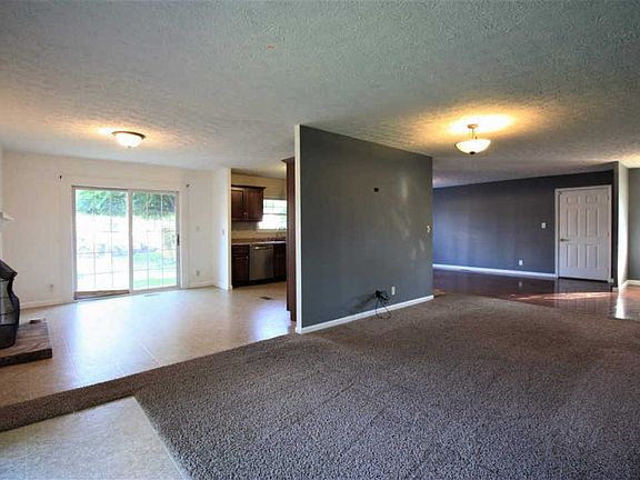 4th image of 60 N Tahoe Ct