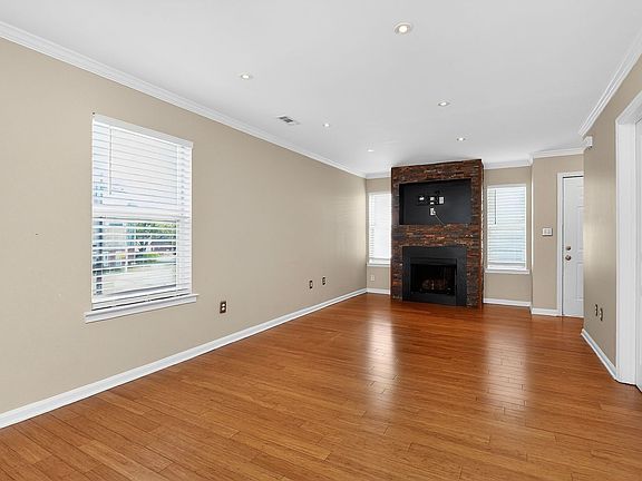 3rd image of 508 N Graham St Unit A