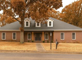 14 Aberdeen Dr, Little Rock, AR 72223