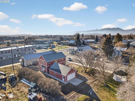 3rd image of 230 E St