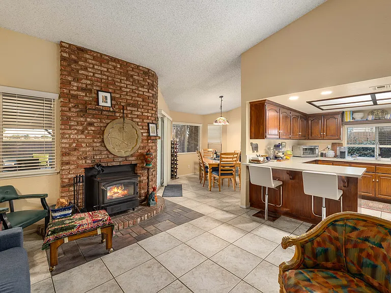 730 E Avenue J10 — Photo 14