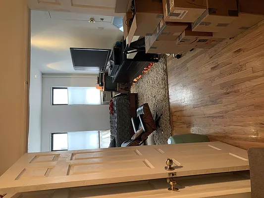 Rented by Flatiron Real Estate Advisors LLC | media 2