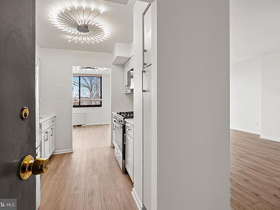 5th image of 600 Roosevelt Blvd APT 316