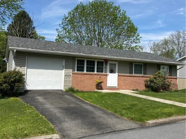 103 Sleepy Hollow Ln, Bangor, PA 18013