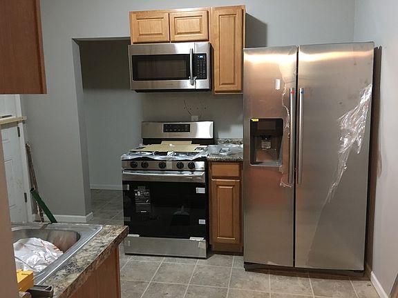 2nd image of 5303 W Le Moyne St #1