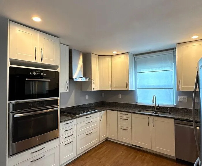 300 E Peterson Dr — Photo 7