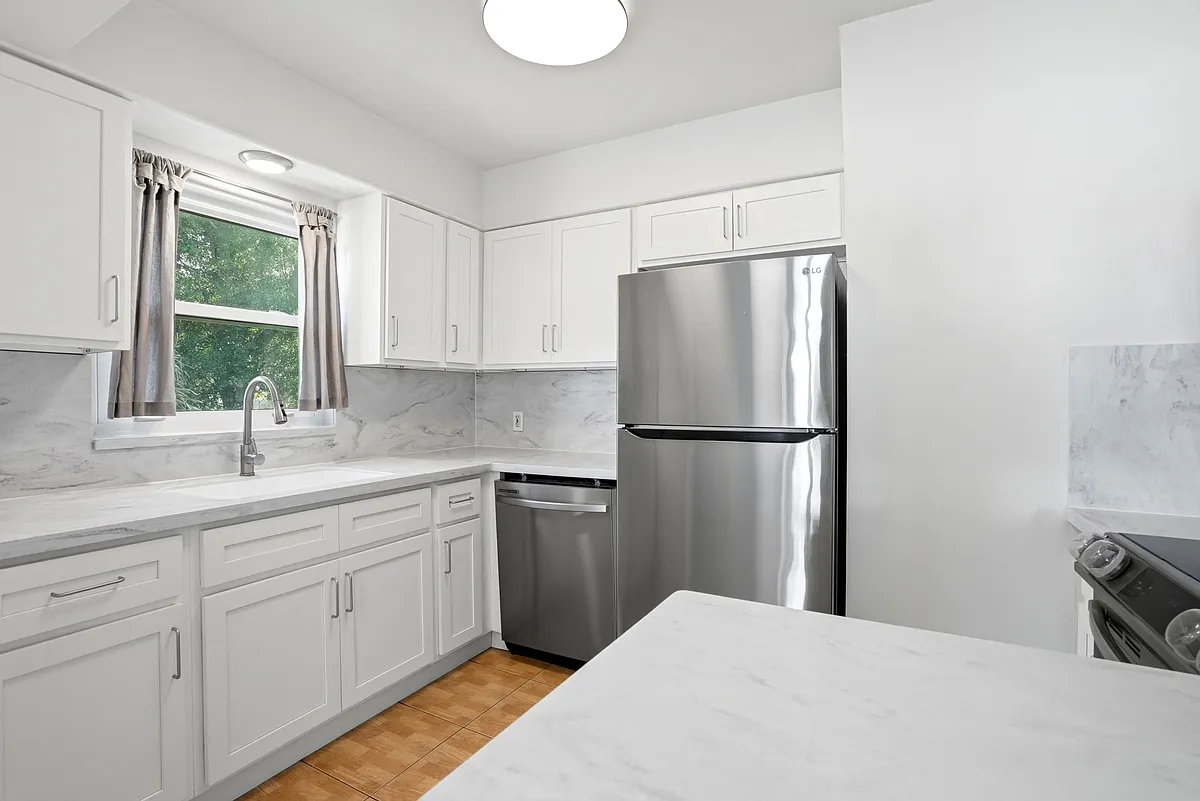 Building Photo - 4004 W Watrous Ave