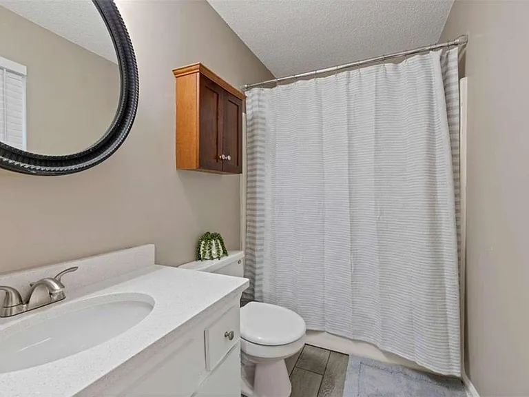 124 Bentley Pkwy — Photo 17