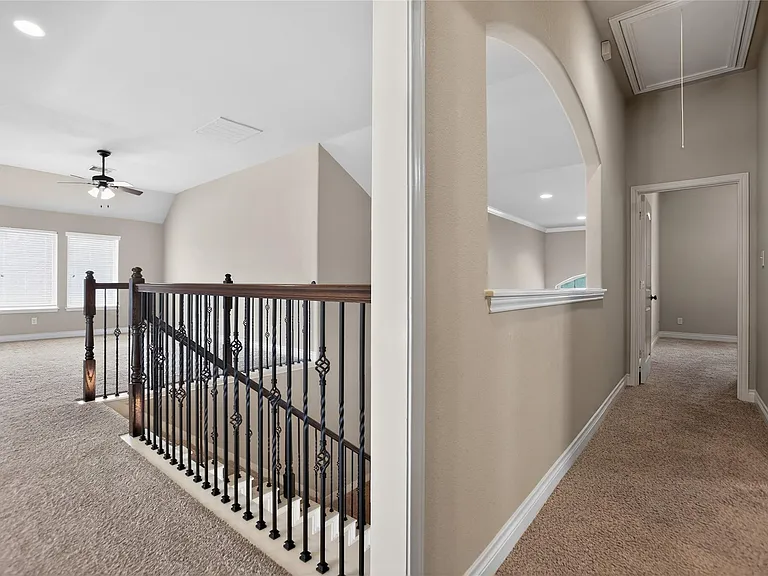 6535 Arroyo Springs Ln — Photo 36