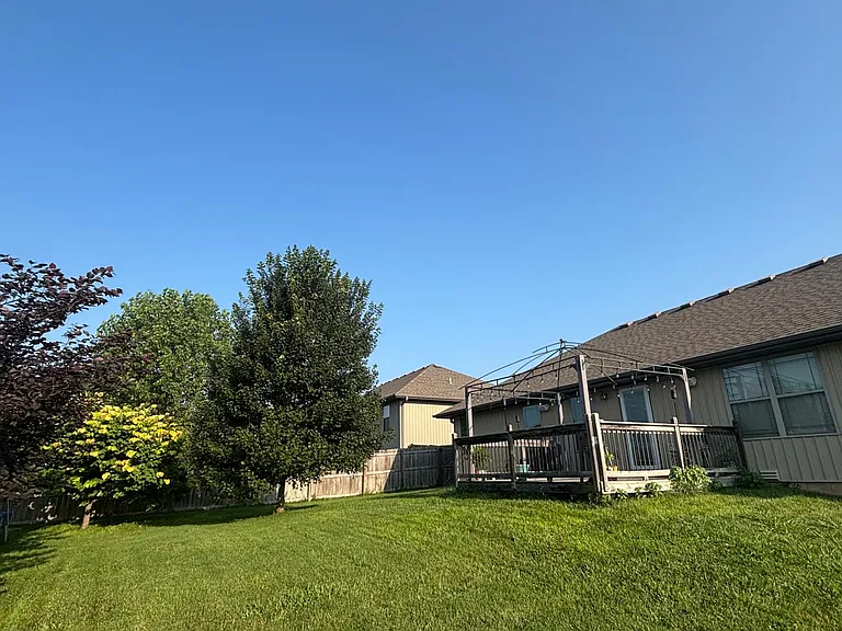1064 E Lakota St — Photo 24