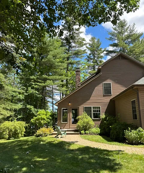22 E Beach Rd — Photo 1