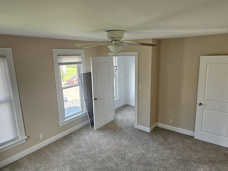 425 Hill St — Photo 9