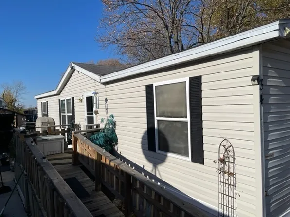 34 Maple St, Minooka, IL 60447