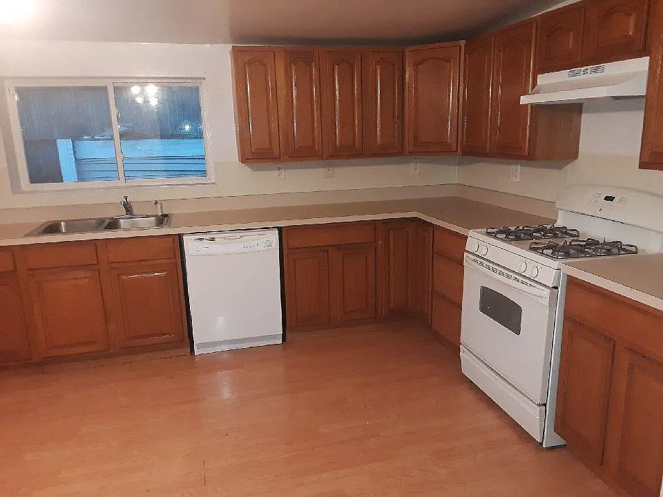 313 Anthony Ave photo 1
