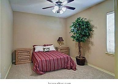 4th image of 406 Deacon Dr W