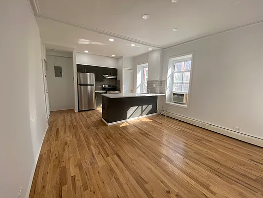 Rented by Dynamik Realty | media 7