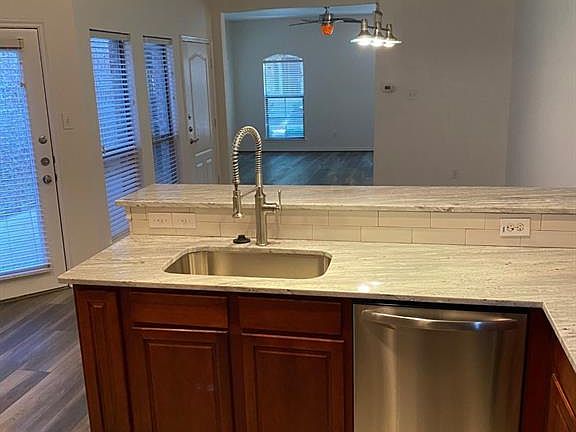 5th image of 6806 Livorno Ln