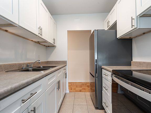 2nd image of 27 Paxtonia Blvd #1207626