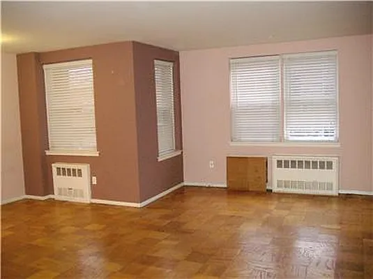 Sold by R New York | media 30