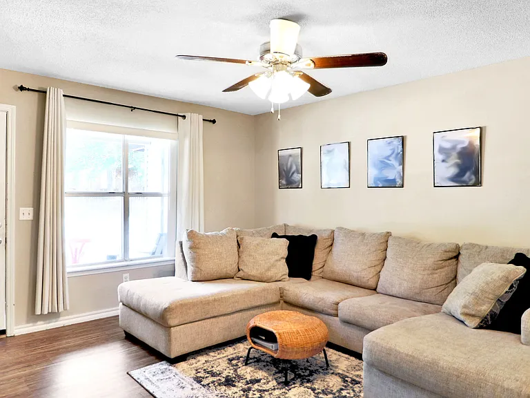 Chamberland Square Apartments — Photo 2